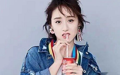 求婚变“吃瓜现场”引爆网络热议，吃瓜大赛及娱乐资源丰富多彩